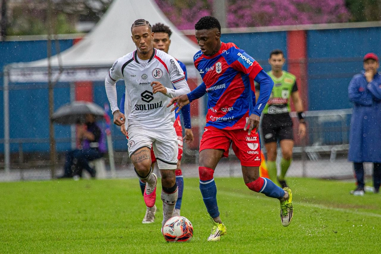 Copa SC inicia com chuva e chuva de gols