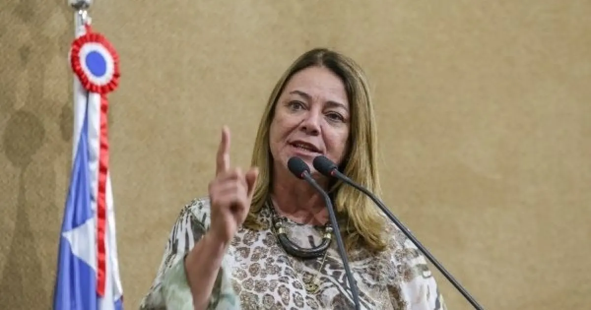 Mais de 50 candidatos adotam 'Dr.' ou 'Dra.' no nome de urna na Bahia; apenas 19 declararam ser médicos