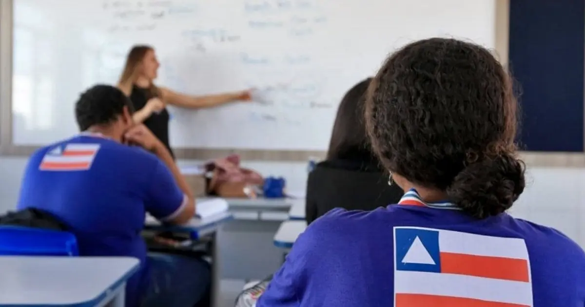 Candidatos defendem fim da aprovação automática, consultas populares e ensino integral para educação da Bahia; veja propostas