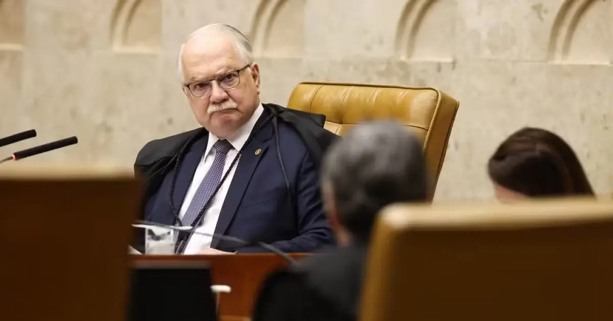 Fachin nega pedido para julgar Mendonça junto com Moraes e marca outra sessão para o dia 23