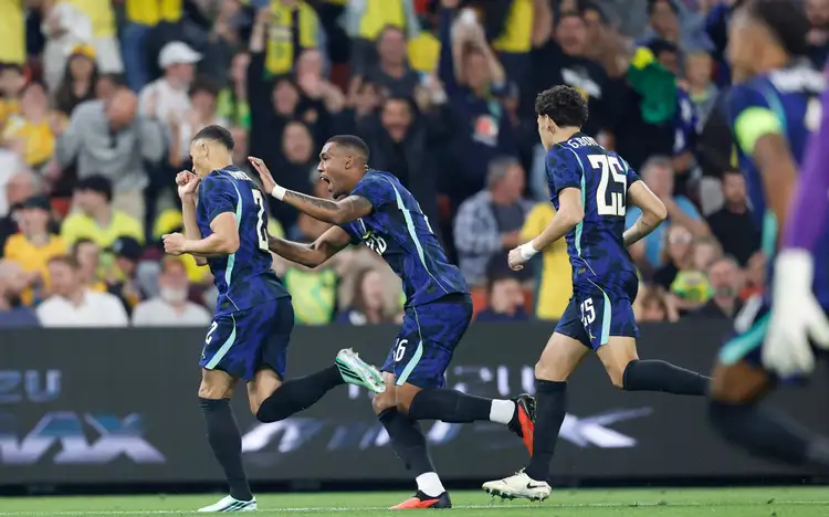 Brasil melhora e vence bem a Austrália em segundo amistoso