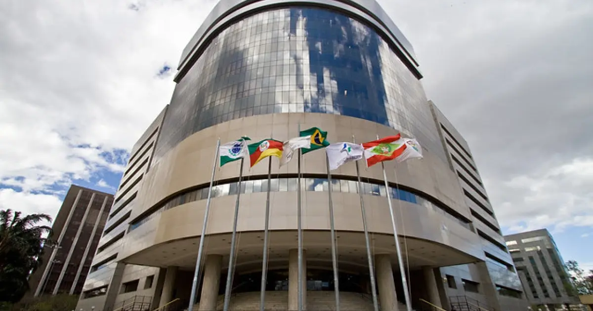 Rombo de R$ 266 milhões na Justiça Federal ameaça salário de servidores