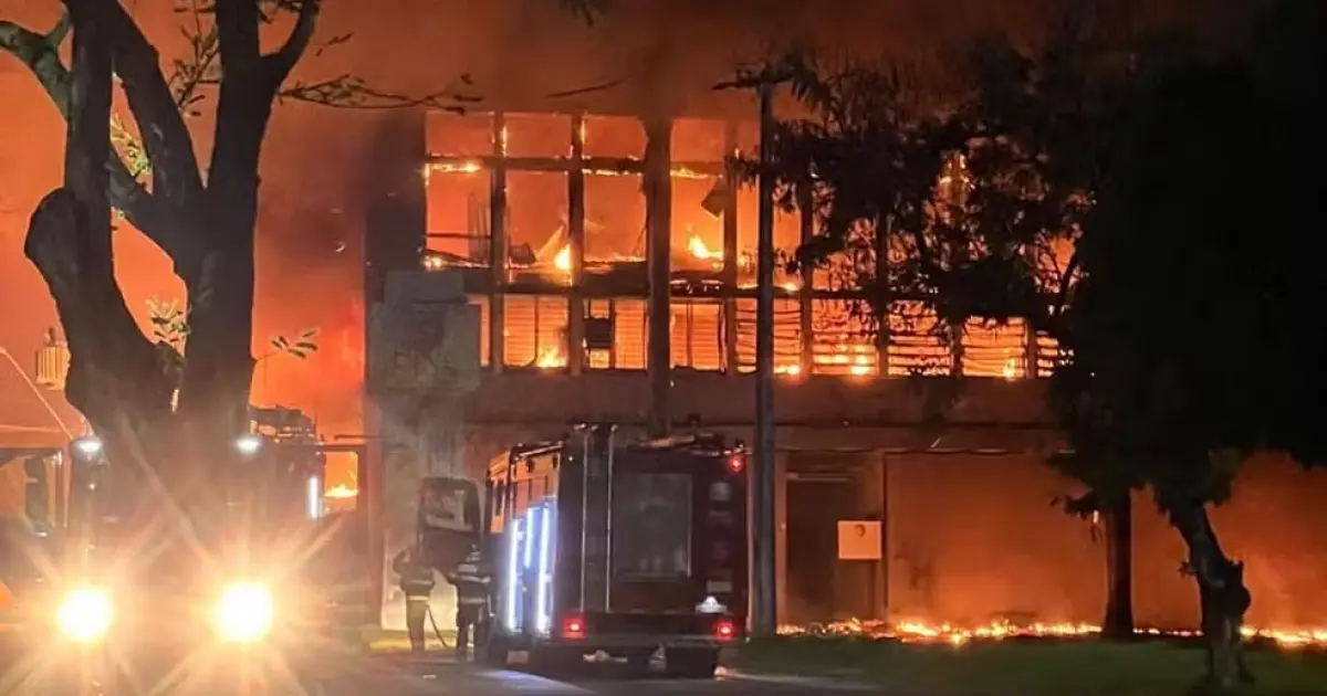 Incêndio atinge laboratório de pesquisa em prédio da UFPE