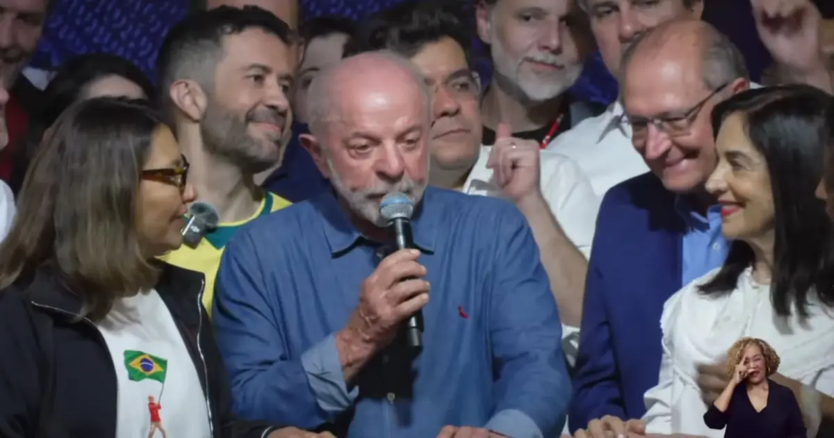 Lula amplia vantagem por 4,4 milhões e vence com mais que o dobro da diferença de votos em 2022