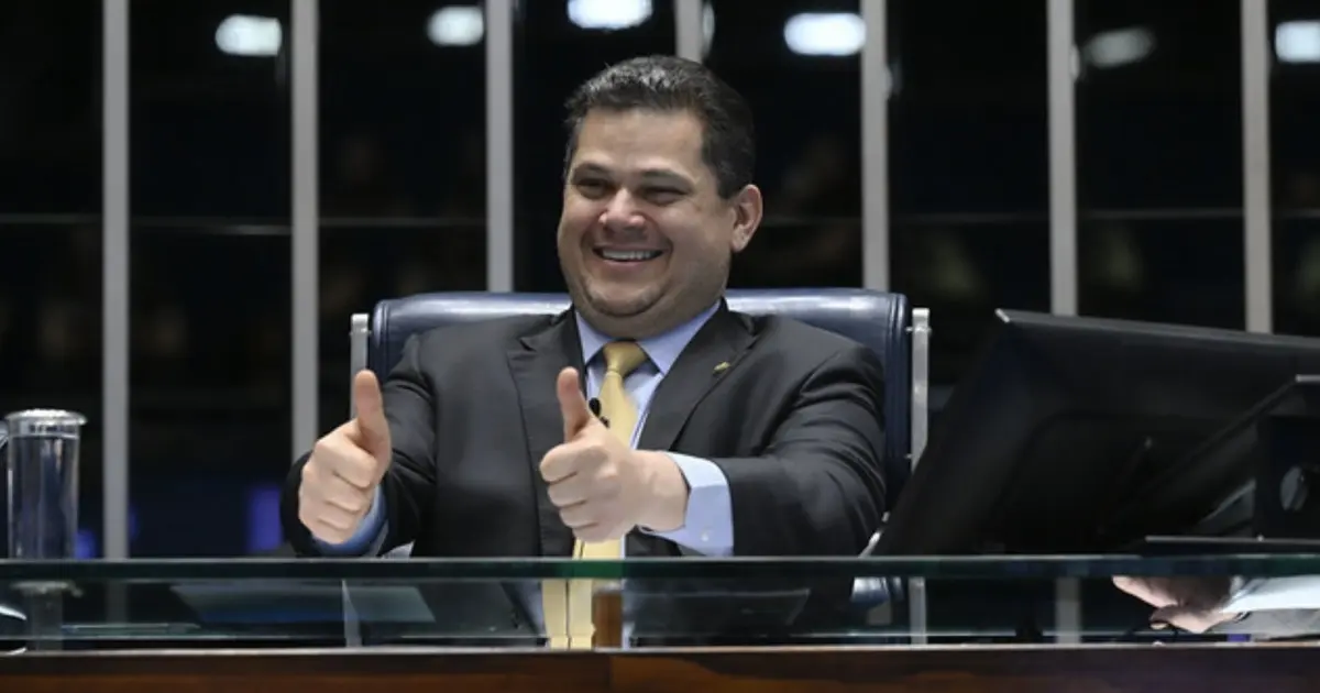 Alcolumbre marca votação da PEC da Segurança e governo busca acordo sobre maioridade