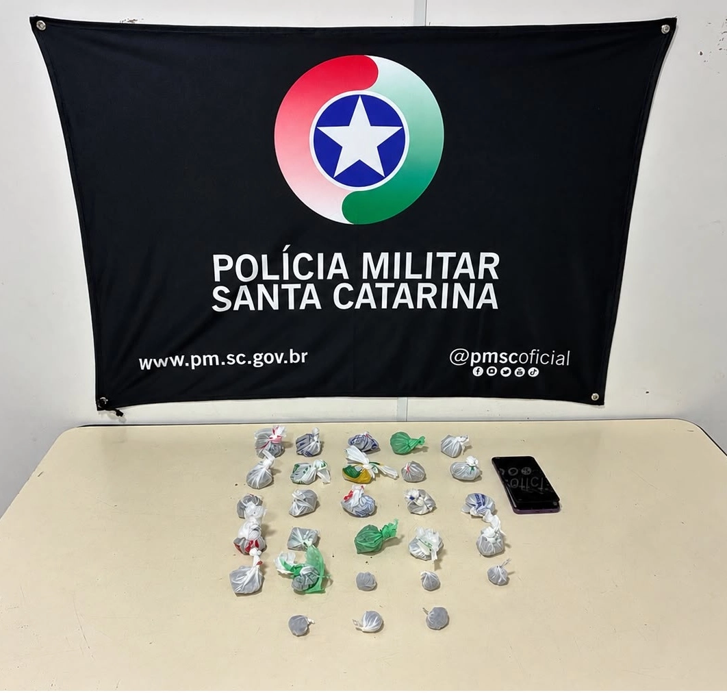 Homem é preso com cerca de 260 gramas de maconha em Blumenau