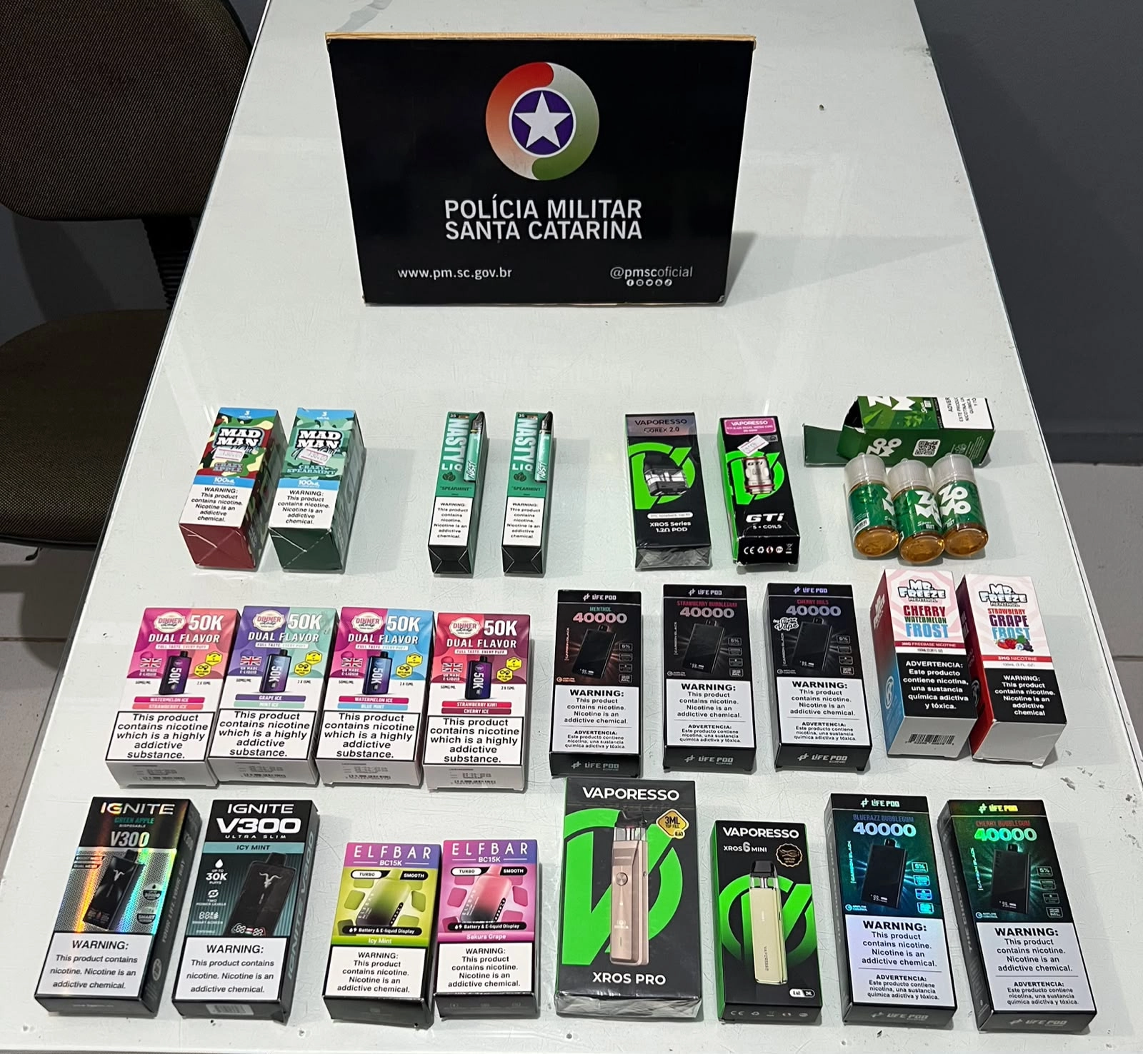 Polícia apreende cigarros eletrônicos em conveniência de Jaraguá do Sul