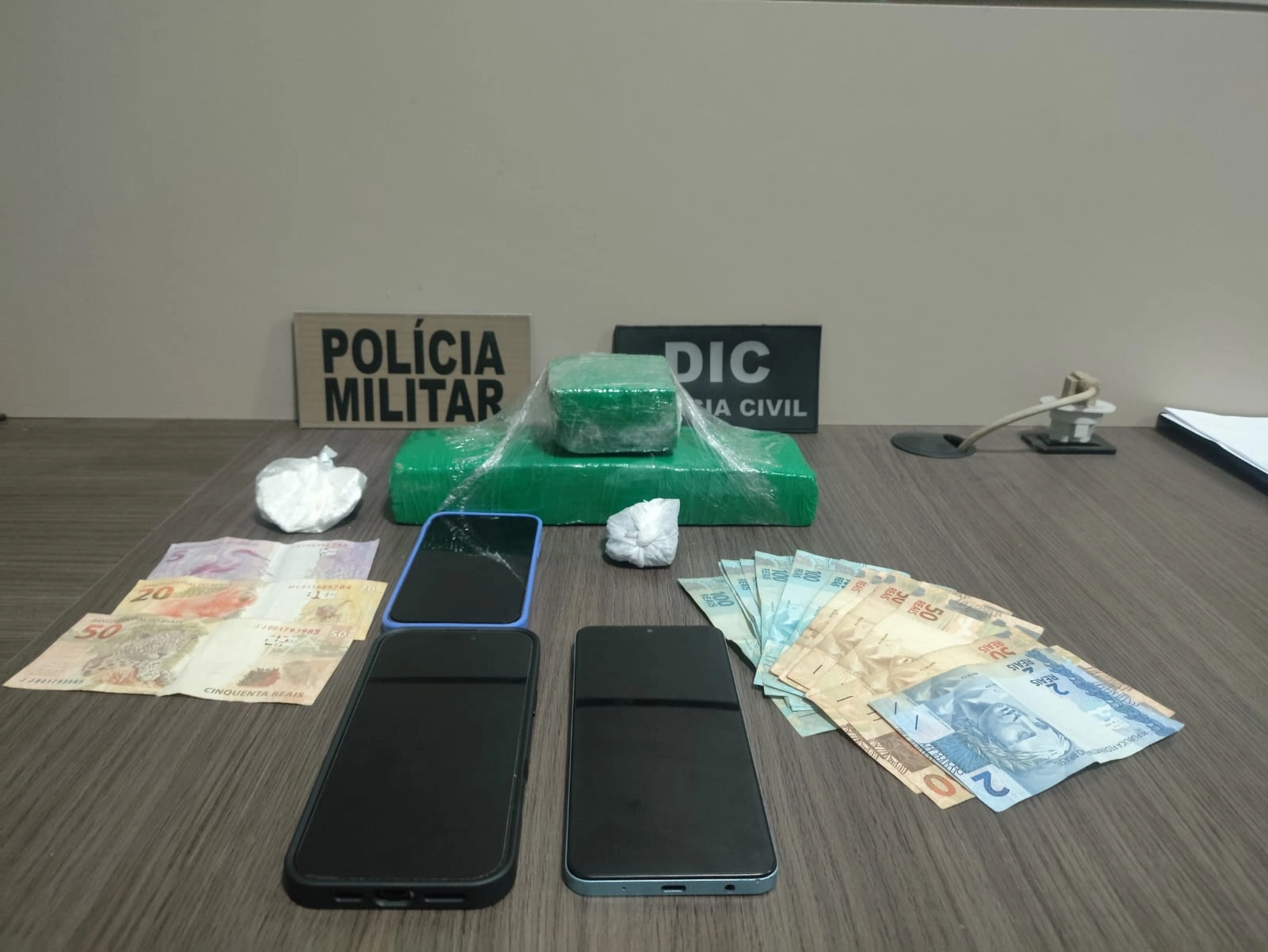 Casal é preso com drogas e mais de R$ 1 mil em espécie durante abordagem em Ituporanga