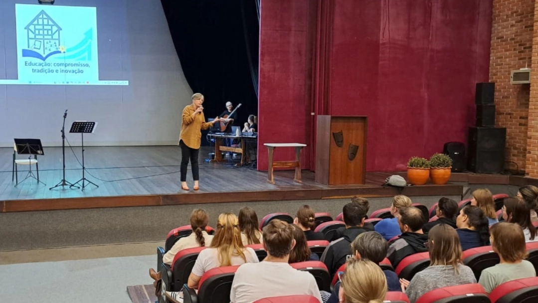 Rede Municipal de Ensino de Pomerode debate atualização do Sistema de Avaliação da Aprendizagem