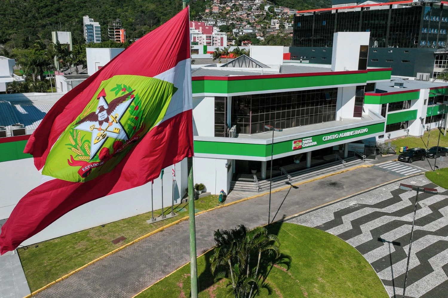 Auxílio-alimentação passa a integrar cálculo de 13º e férias de servidores estaduais de SC