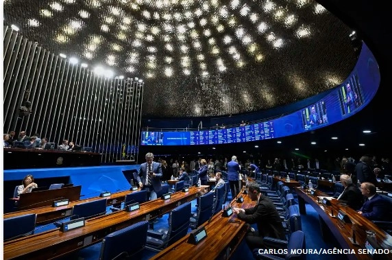 Presidente do Senado marca para segunda votação do fim da escala 6x1