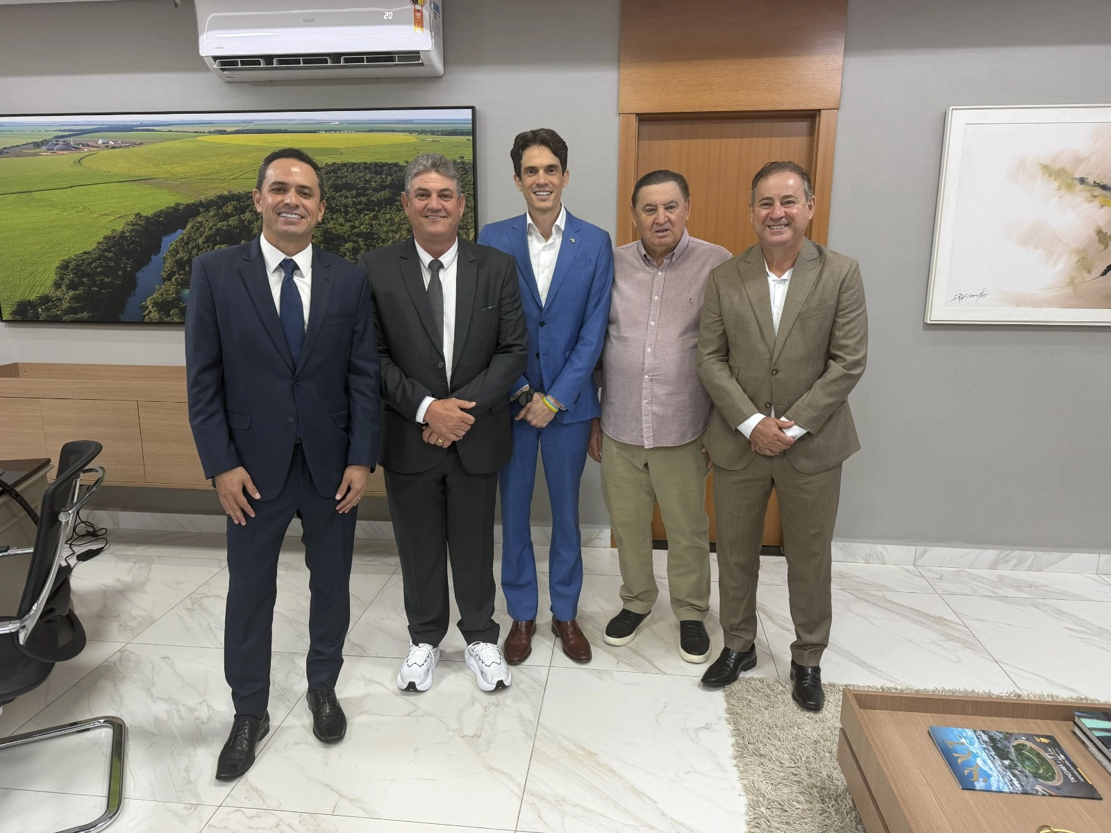 Bancada do Republicanos se reúne com novo chefe da Casa Civil de Mato Grosso