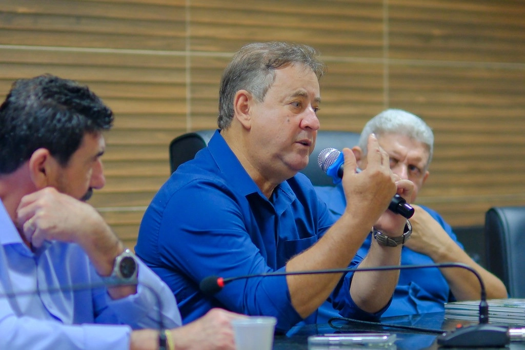 Gestantes e acompanhantes devem receber capacitação contra engasgos, determina lei de Dr. Eugênio
