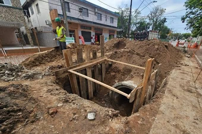 São João Batista assina ordens de serviço para obras em sete ruas