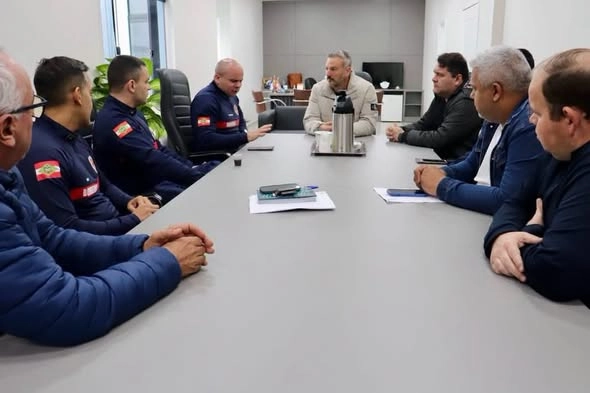 Prefeitura e Bombeiros discutem novo quartel em Canelinha