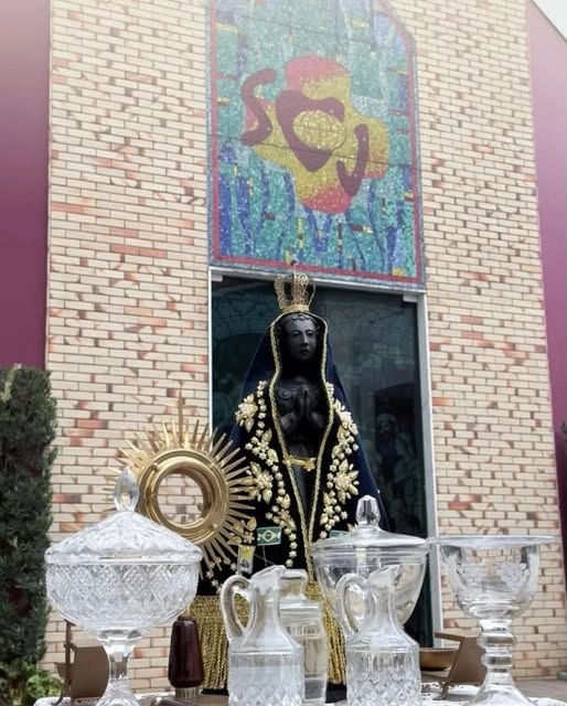 Missa marca última celebração com objetos que pertenceram ao Padre Léo