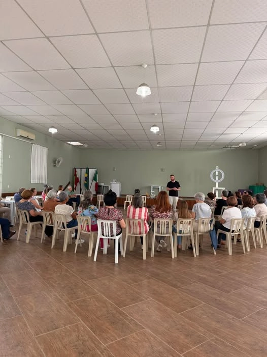 Café com Debate aborda importância da imunização em Nova Trento