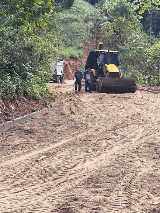 Obras de pavimentação avançam na Estrada Geral Baixo Salto, em Nova Trento