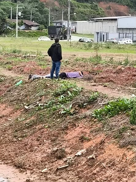Polícia Civil apreende drogas, dinheiro e materiais ligados ao tráfico em Brusque