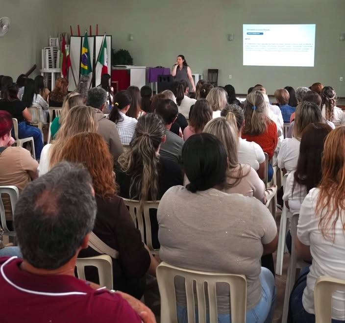 Educação orienta profissionais sobre proteção de crianças e adolescentes