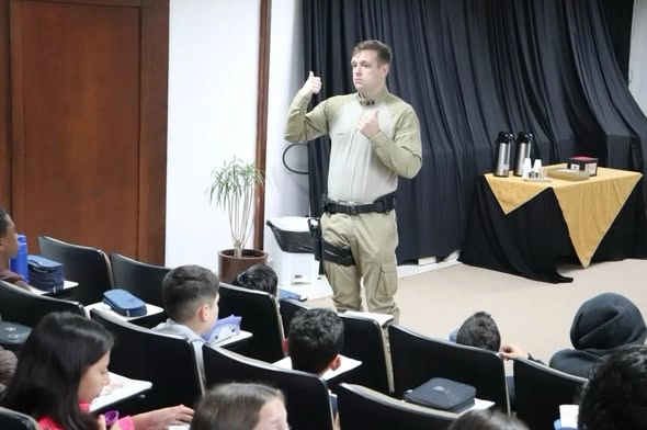 Proerd inicia atividades com 180 alunos da Rede Municipal de Canelinha
