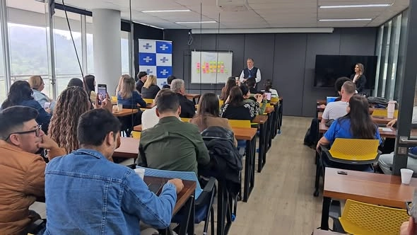 Salas do Empreendedor da Regional Foz somam mais de 17 mil atendimentos em 2026