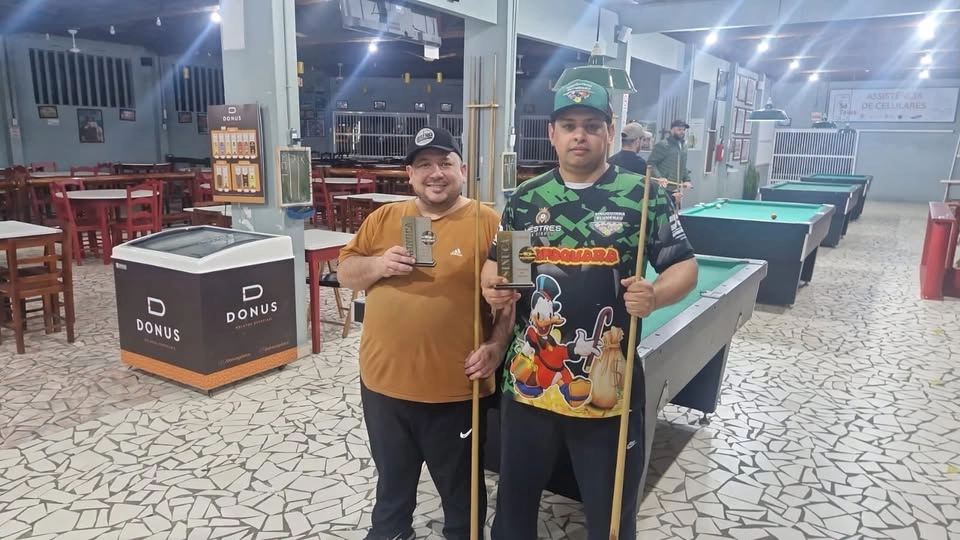 Tradicional torneio de sinuca movimenta as quartas-feiras no Bar do Pinho