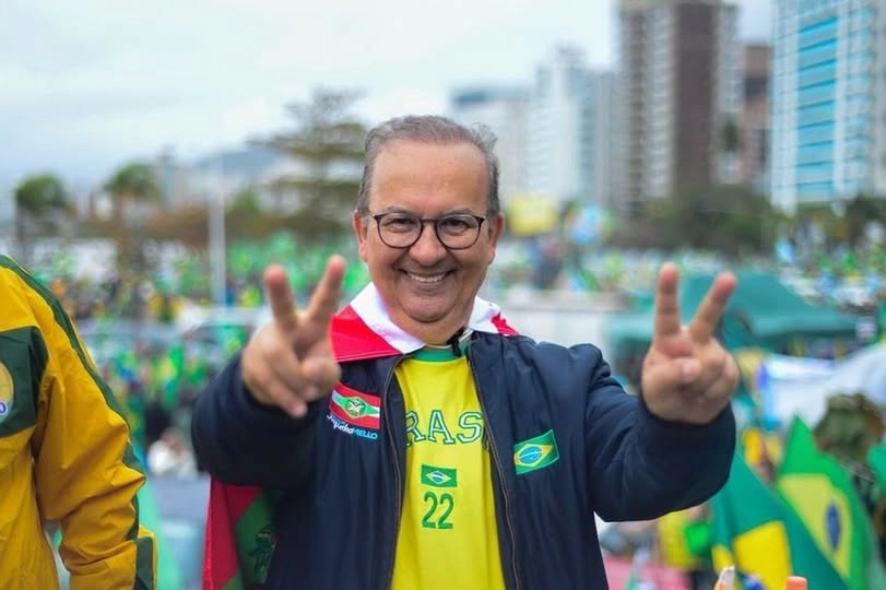 Jorginho Mello é reeleito governador de Santa Catarina no primeiro turno