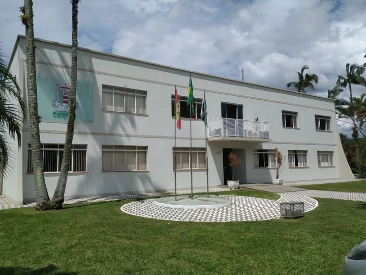 Rio dos Cedros: Operação da Polícia Civil afasta prefeito e vice
