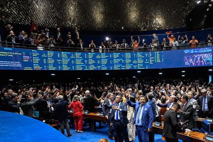 Senado aprova fim da escala 6x1; trabalhadores terão dois dias de folga por semana