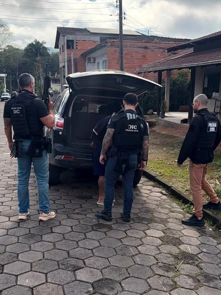 Polícia Civil realiza operação contra o crime organizado em seis municípios de Santa Catarina