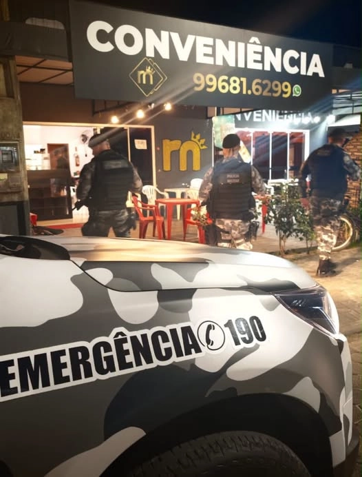 Polícia Militar prende homem com mandado de prisão ativo por falsa identidade em Bombinhas