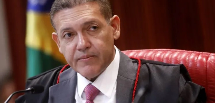 Vazamento de gás provoca incêndio na casa do presidente do TSE