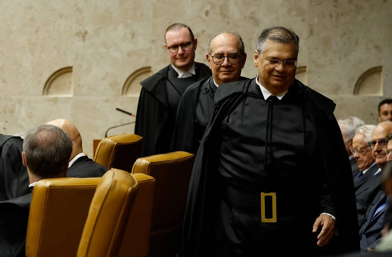 Gilmar, Dino e Zanin divergem de Fachin e defendem juntar casos de Moraes e Mendonça