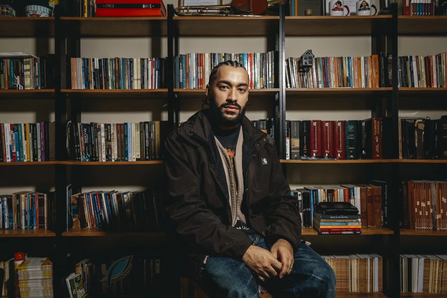 Rapper e filósofo, Asaph detalha o conceito por trás de seu novo álbum “Jeremias”