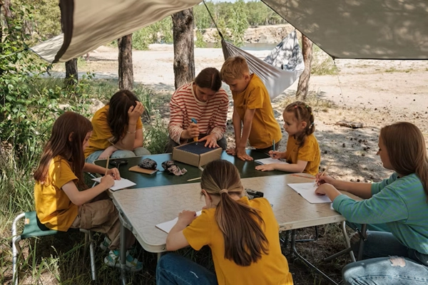 Brasil ganha primeiro manual traduzido para líderes de acampamentos e ministérios infantis