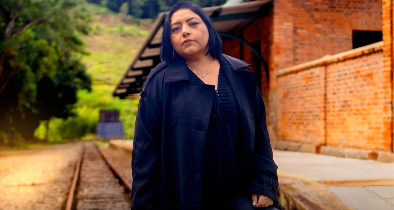 Amanda Lage lança “Jesus salvou minha alma”, canção sobre recomeço, fé e transformação