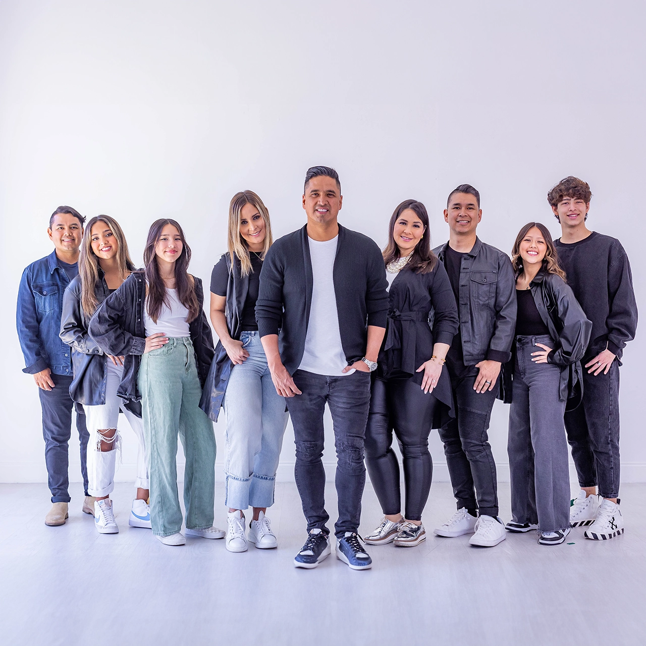 Miel San Marcos comemora 25 anos de história com seu novo álbum ao vivo