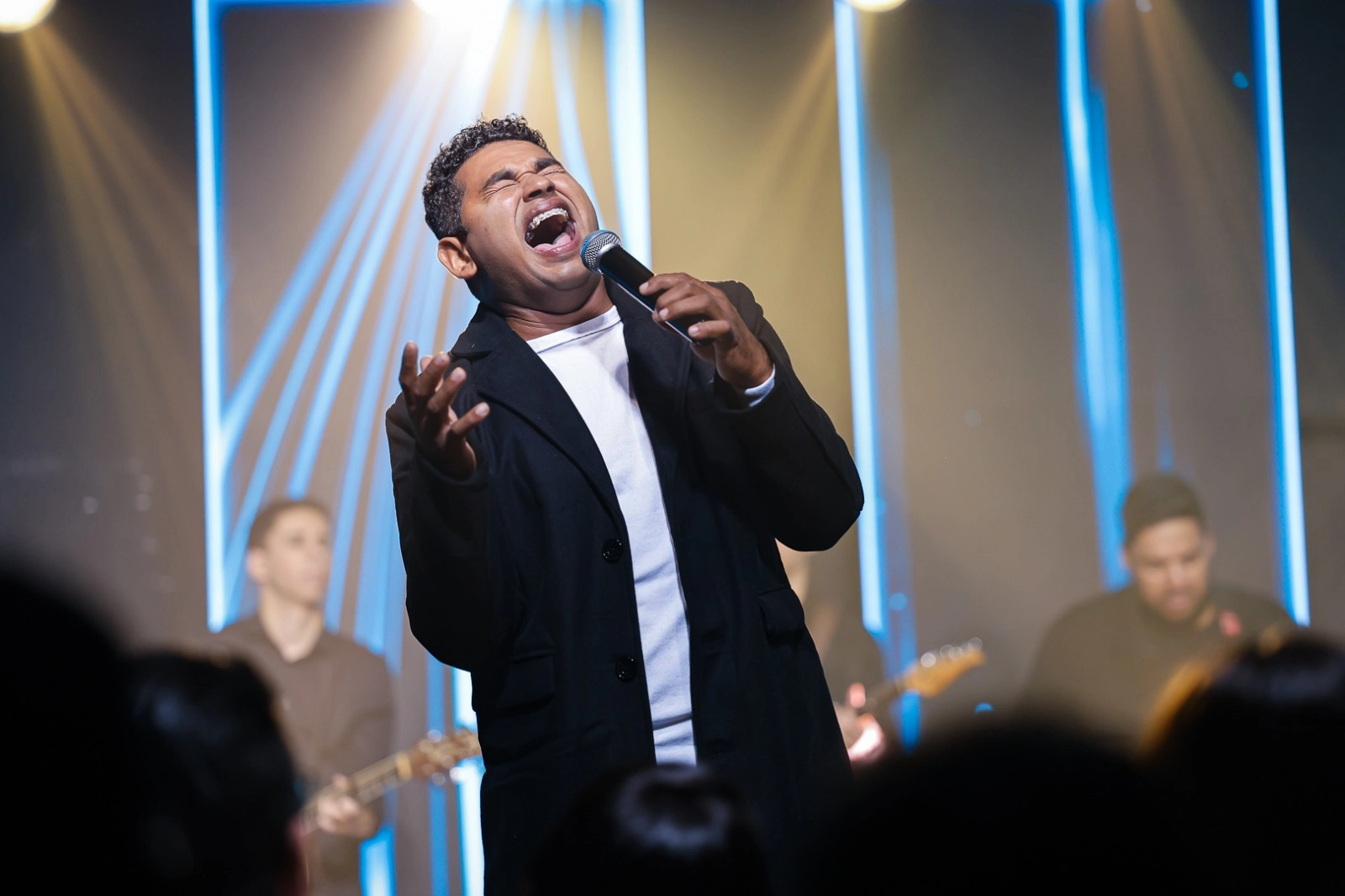 Jorge Sepulcro lança “Me Gastarei em Teu Altar” pela Todah Experience e apresenta nova fase de sua trajetória musical