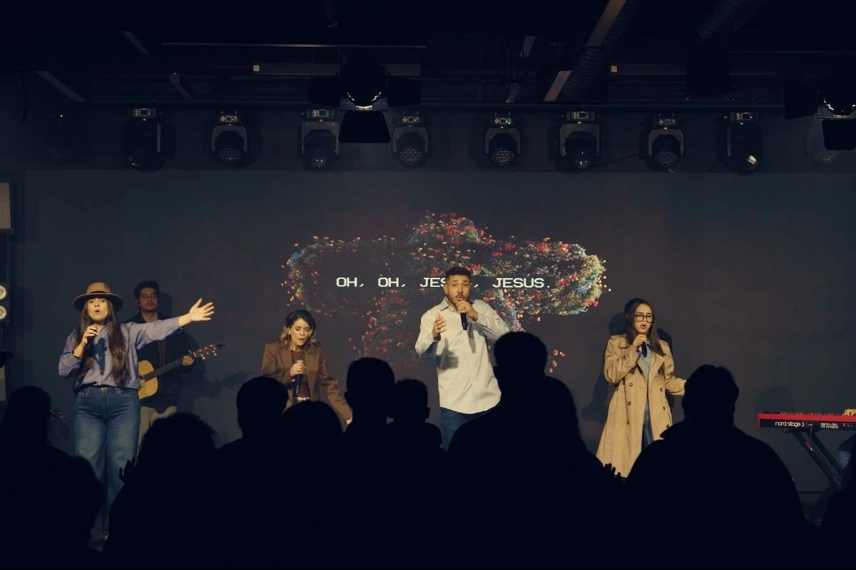 Ministério Filhos que Adoram lança “Meu Tudo”, uma declaração de entrega e amor a Jesus