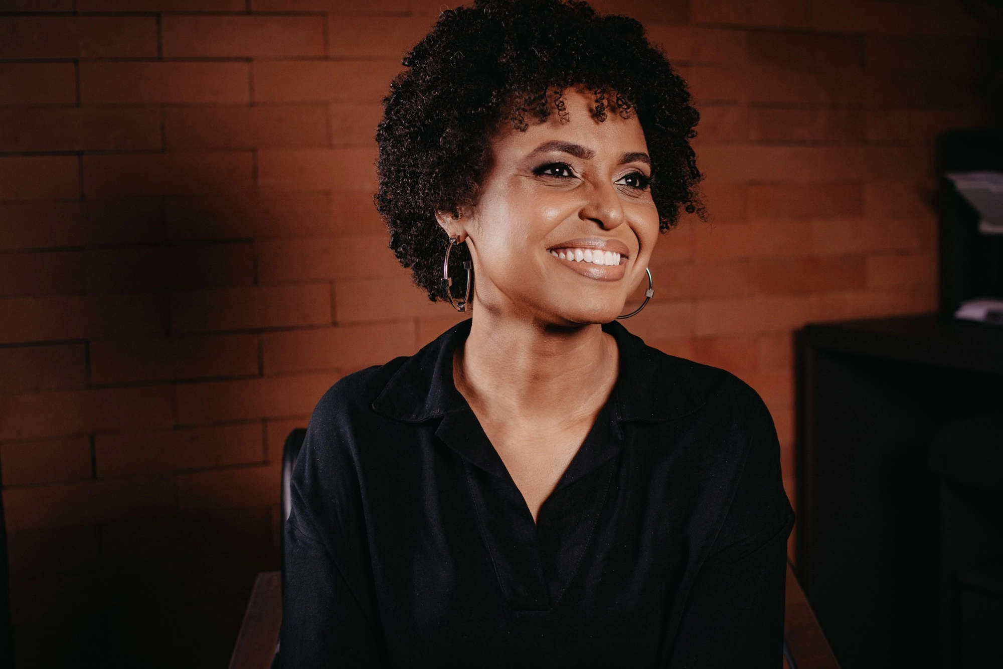 Após nove anos, Jane Gomes reúne músicas de diferentes fases da carreira no EP "Graça"