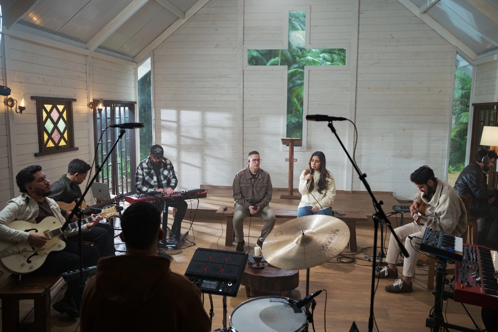 Jefferson & Suellen revisitam canções da carreira no álbum acústico “No Secreto”