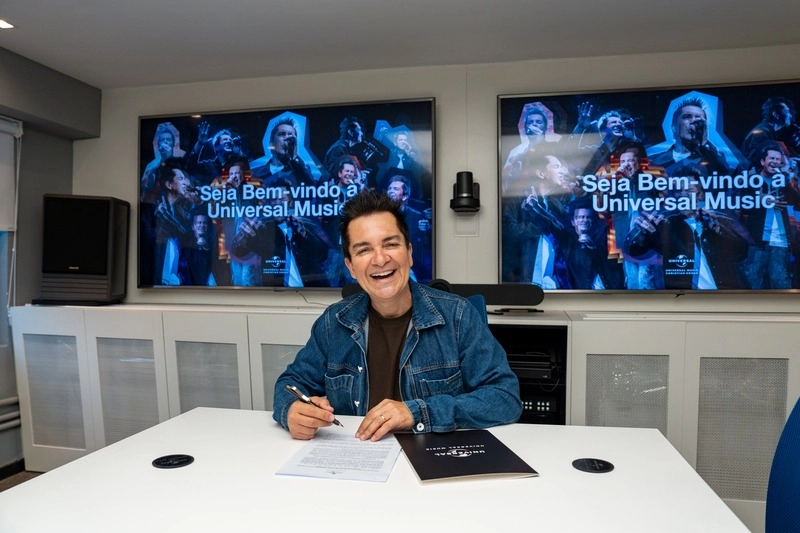 Régis Danese assina com a Universal Music Christian Group e anuncia projeto “Casa de Milagres”