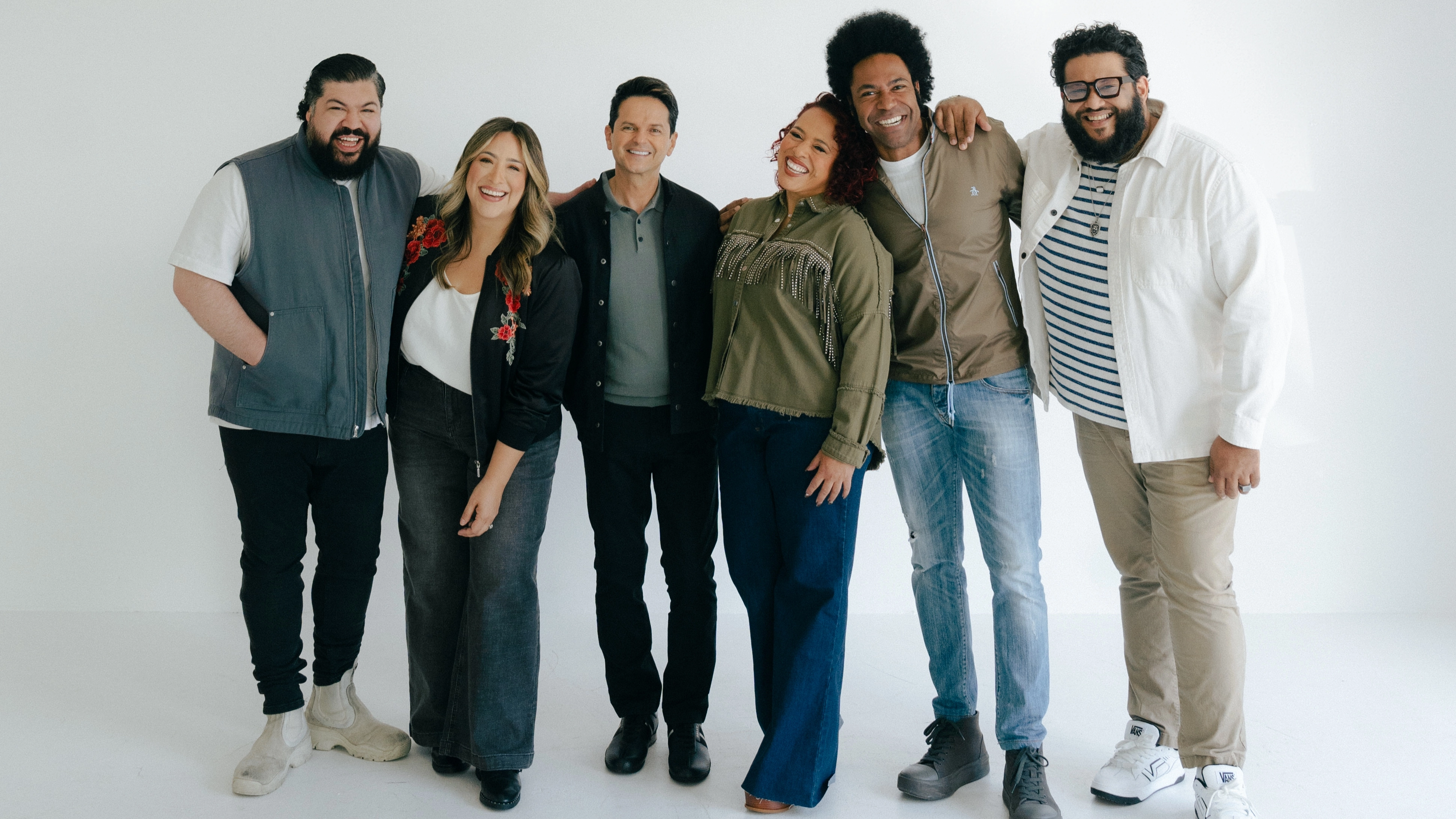 Lakewood Music Español e Ingrid Rosario transformam a gratidão em uma celebração com "Gracias a Dios"