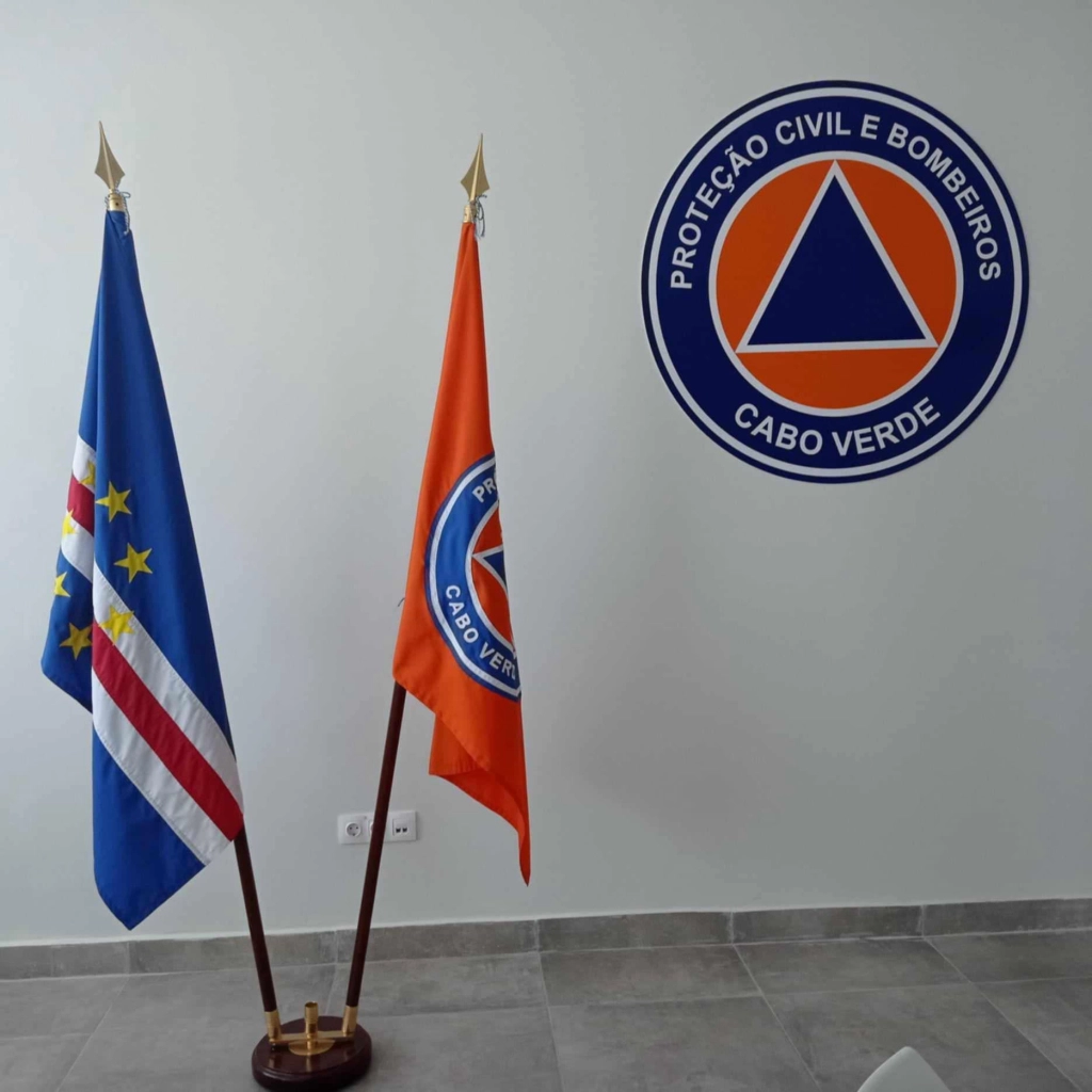 Proteção Civil aconselha população a evitar orla costeira e zonas ribeirinhas