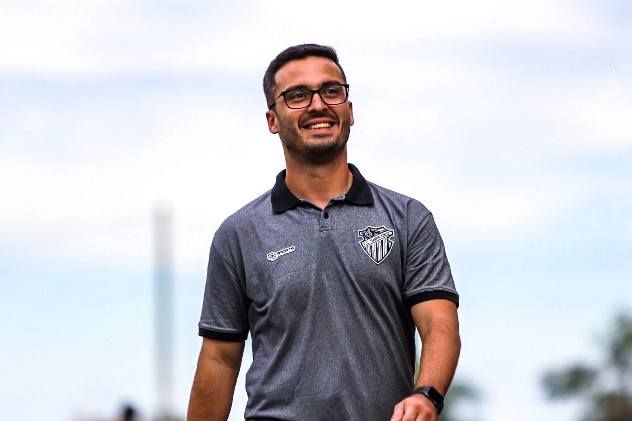 Aimoré demite Ariel Lanzini e contrata William Campos