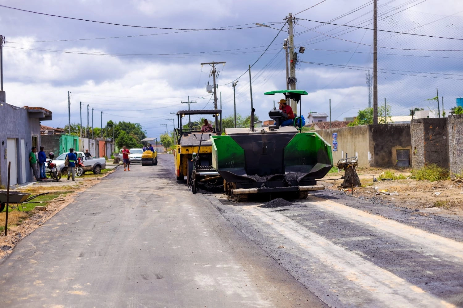 Prefeitura avança com pavimentações no Alecrim II, Nova Eunápolis, Colônia e Santa Isabel