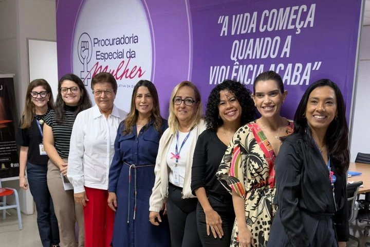 Programação pelos direitos das mulheres na ALBA é articulada por Cláudia Oliveira na Assembleia
