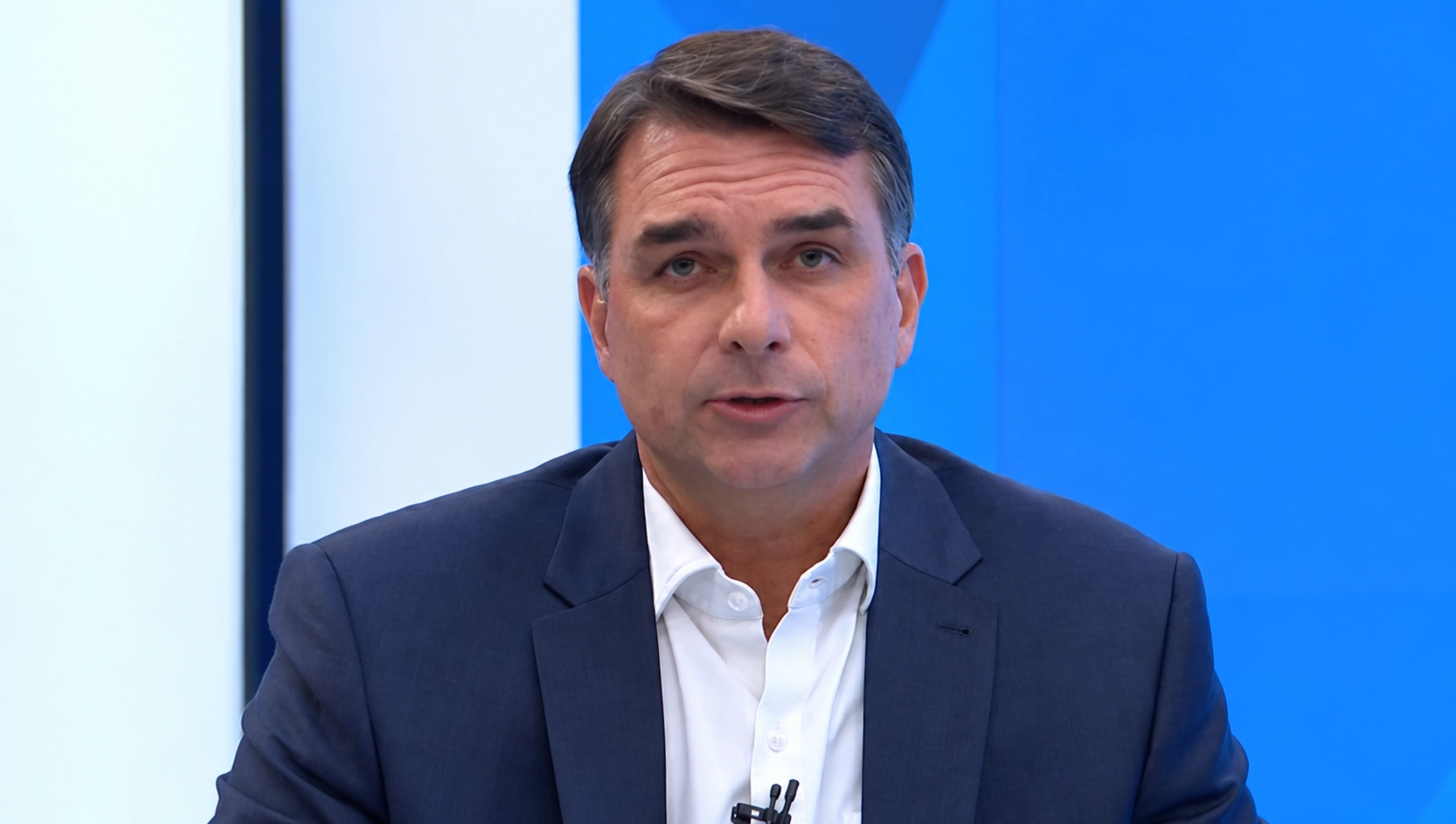 Na Globo, Flávio muda o tom sobre direitos sociais e tenta ampliar apoio no segundo turno