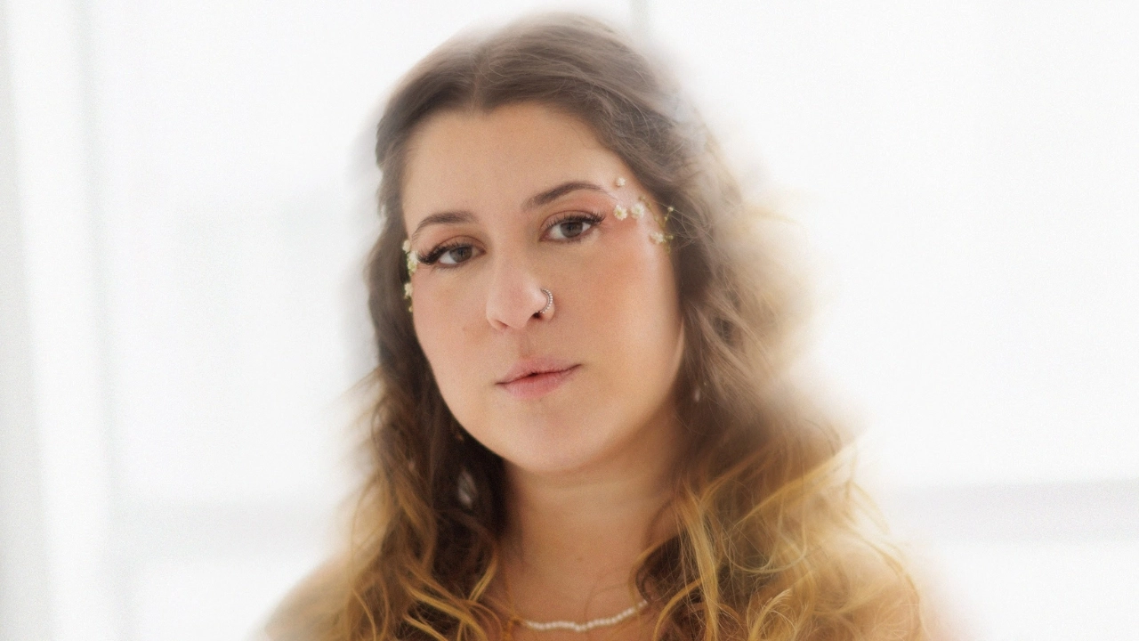 Barbara Campelli celebra um ano de Onde Eu Sol com show no Teatro Paiol